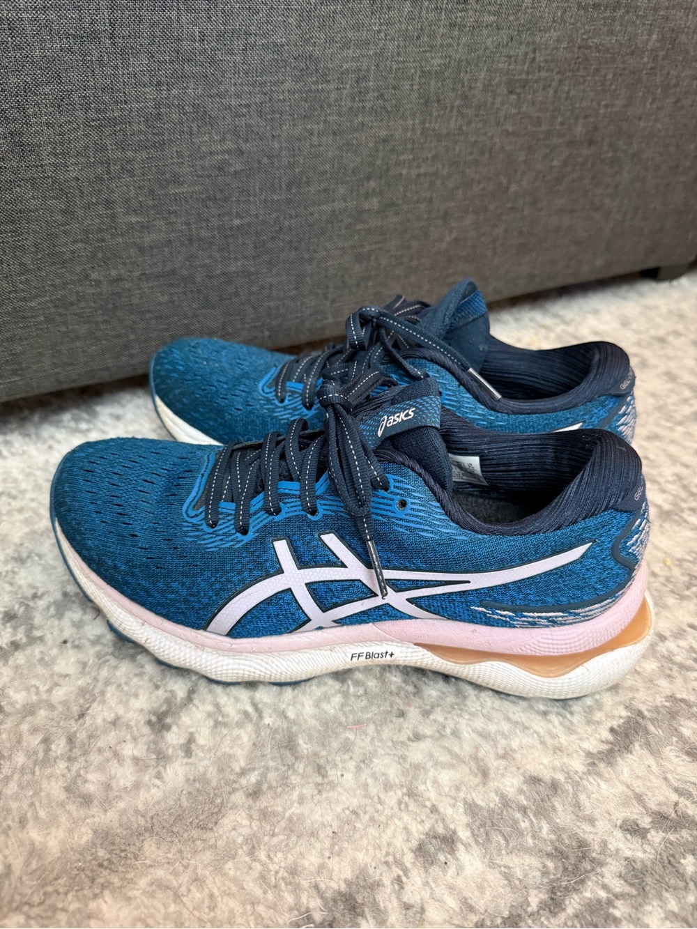 ASICS Women's Gel-Nimbus 24 size 7.5